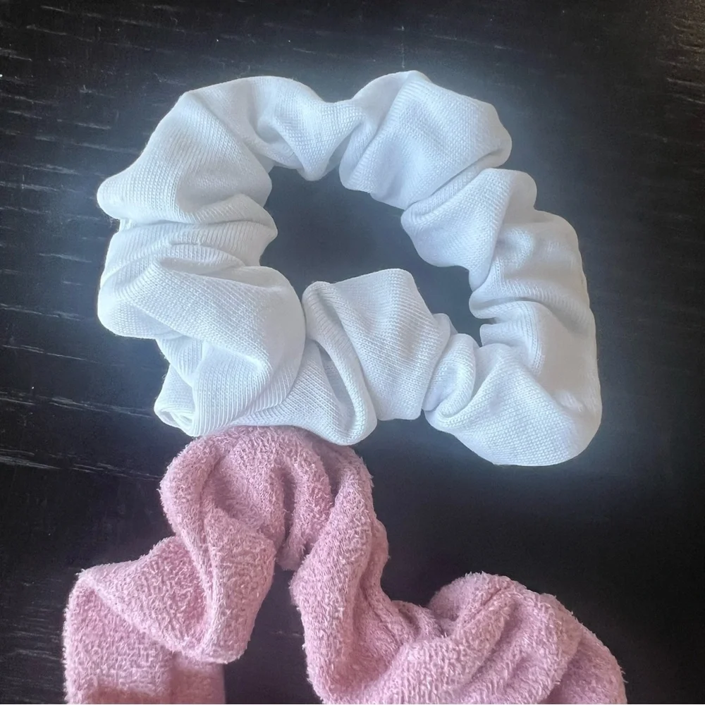 ✅ Set of 3 Hair Scrunchies and Tie-Dye Headband